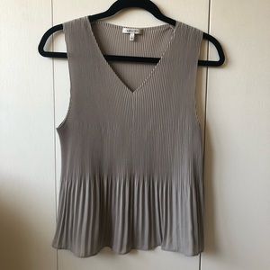 Aritzia Babaton chiffon top